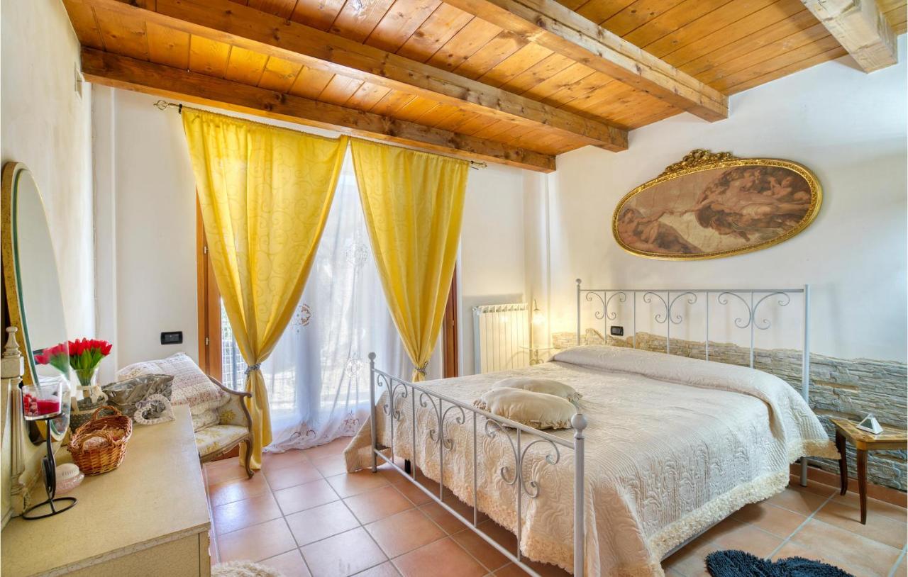 Stunning home in Tolentino with 2 Bedrooms and Internet photo