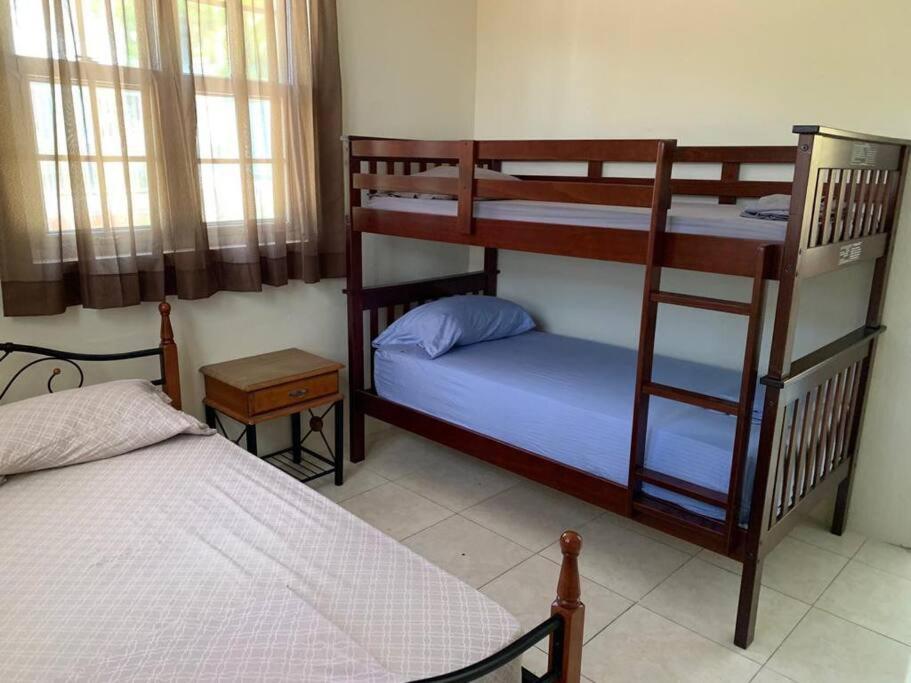 Modern Air Conditioned Home For Family & Adventure - 2