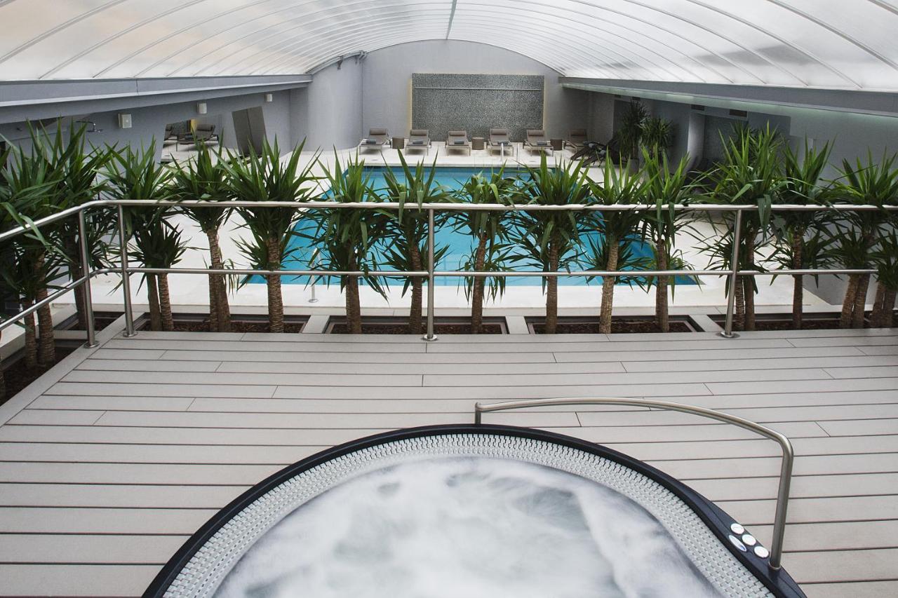 Heated swimming pool: Altis Grand Hotel