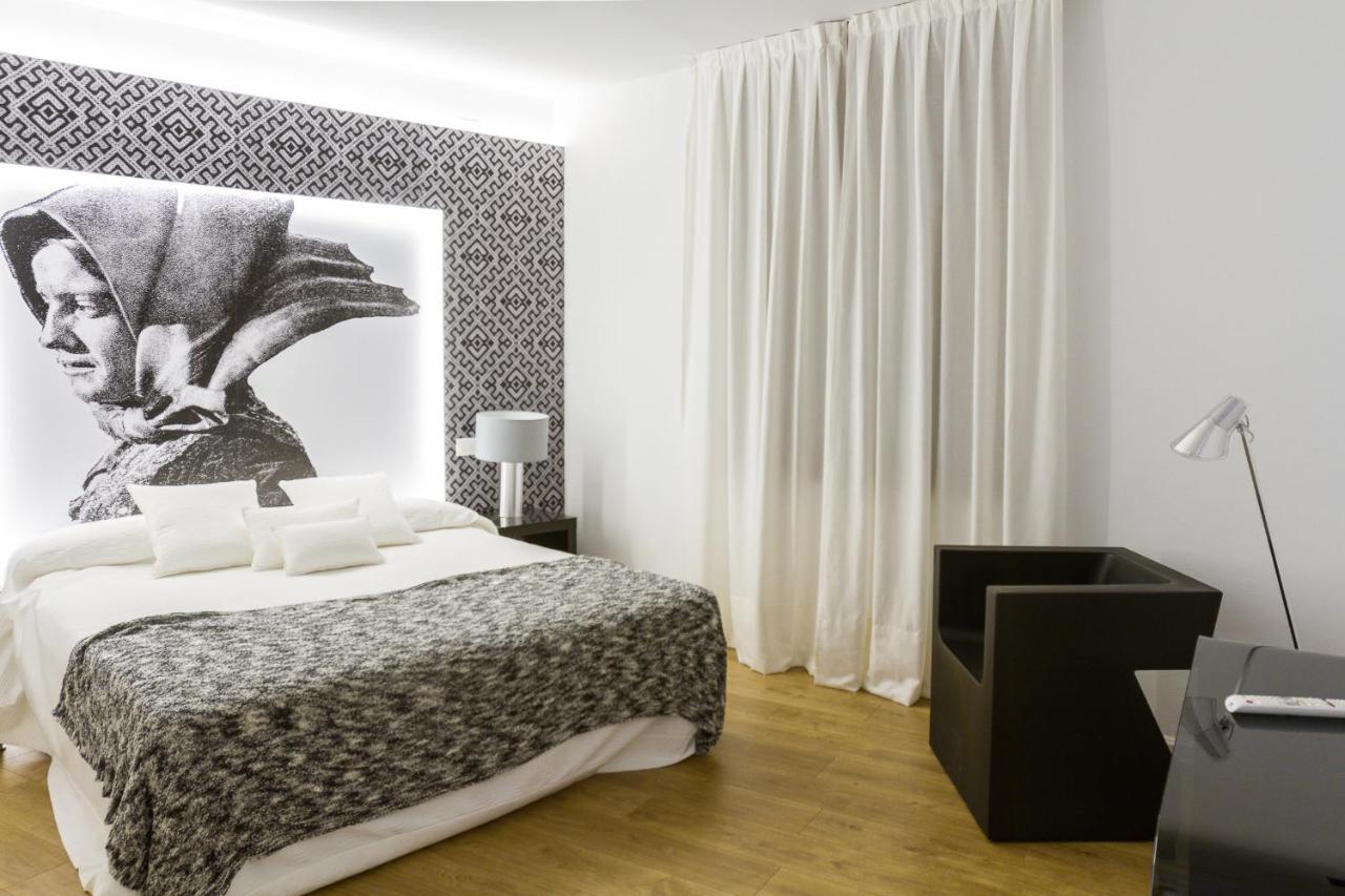 Enlakruz, Lagartera – Updated 2022 Prices