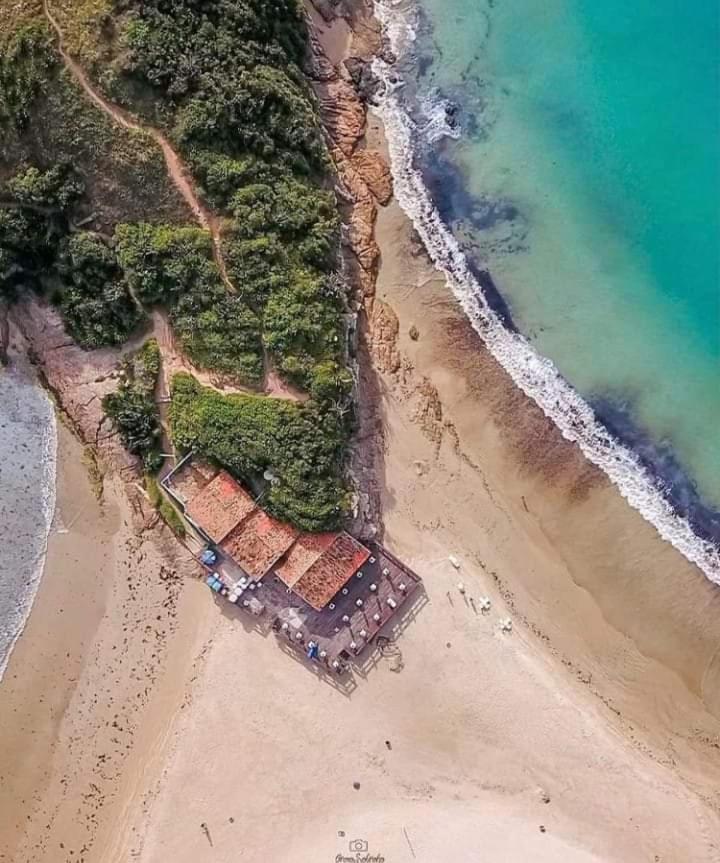 Beach: Duplex Beira Mar com Piscina, Em frente a Praia do Peró - Cabo Frio, com AR, SmartTv, Wi-fi, Roupa de Cama e banho, Portaria 24 horas, Estacionamento, Completo