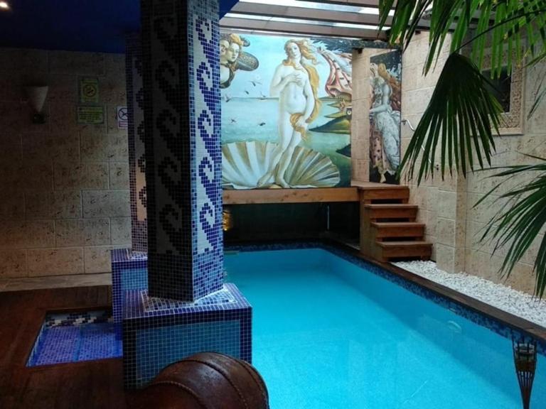 Heated swimming pool: Casa SPA La Villa