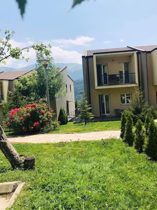 Удобный Таунхаус с открытым бассейном static_photo