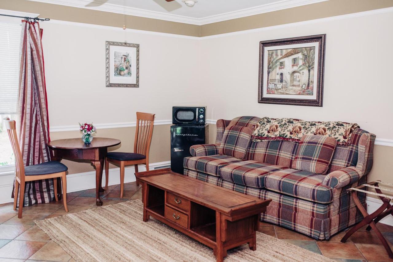 Benn Conger Inn — photo 10