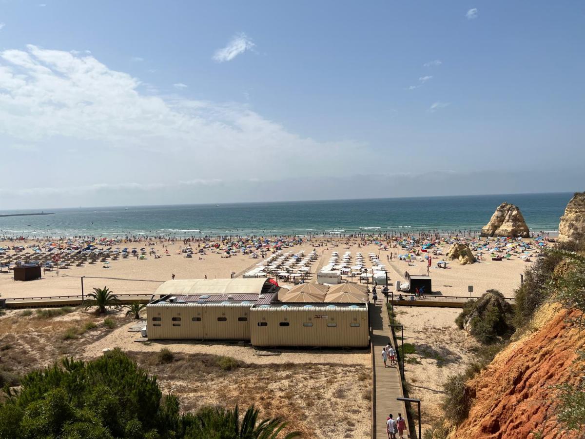 Hotel, plaża: McRamé Design Apt Sea View, Beachfront, Swimming Pool, 2BDR, 2BAR, 6 pax, Praia da Rocha