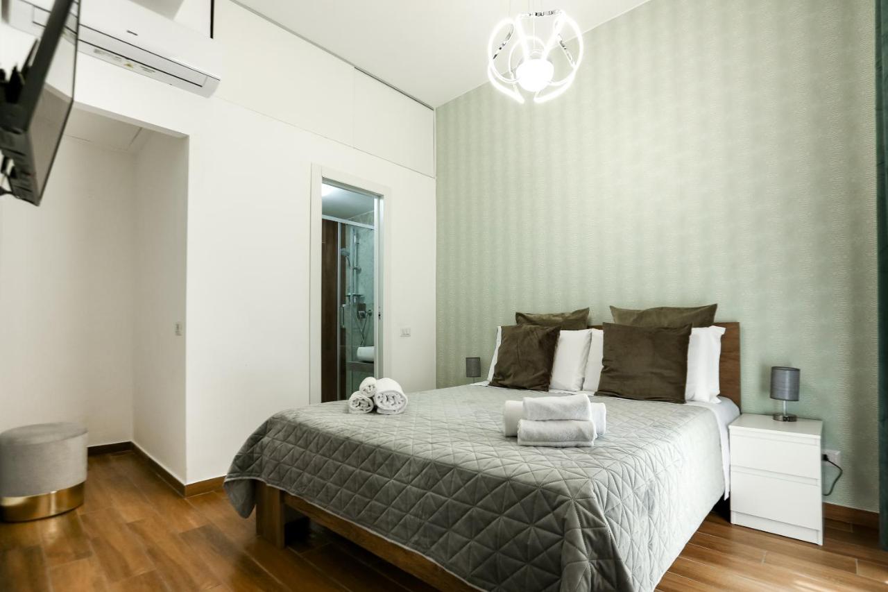 Vanella Rome Domus II