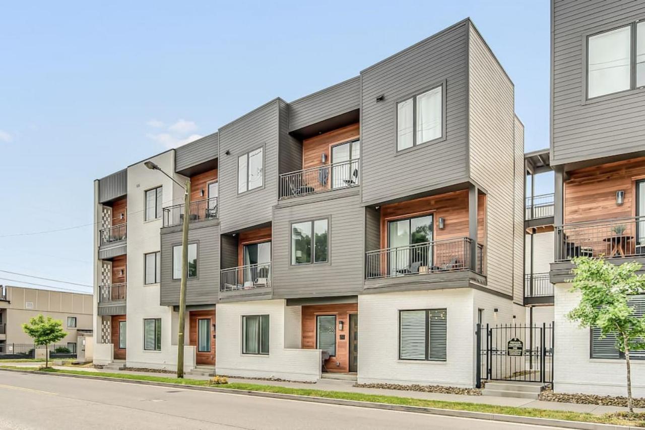 1st Floor Condo No Steps - 2 miles to Downtown - 2