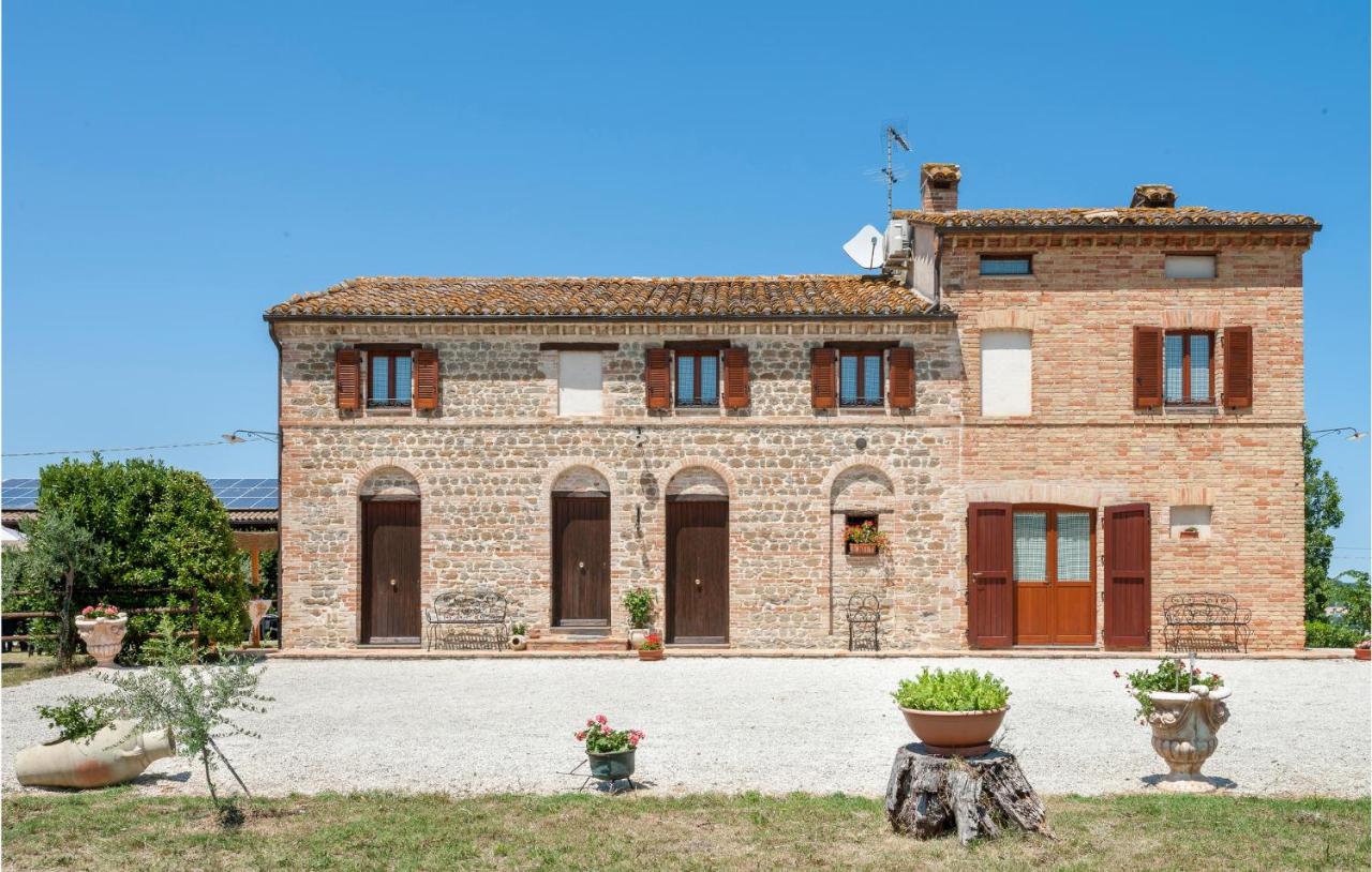 Awesome Home In Tolentino With 6 Bedrooms, Wifi And Outdoor Swimming Pool photo