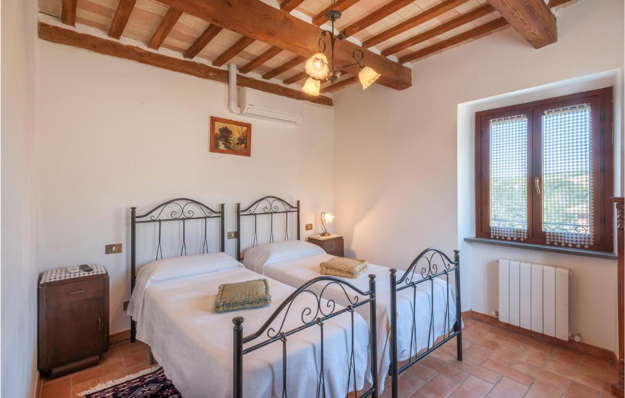 Awesome Home In Tolentino With 6 Bedrooms, Wifi And Outdoor Swimming Pool photo