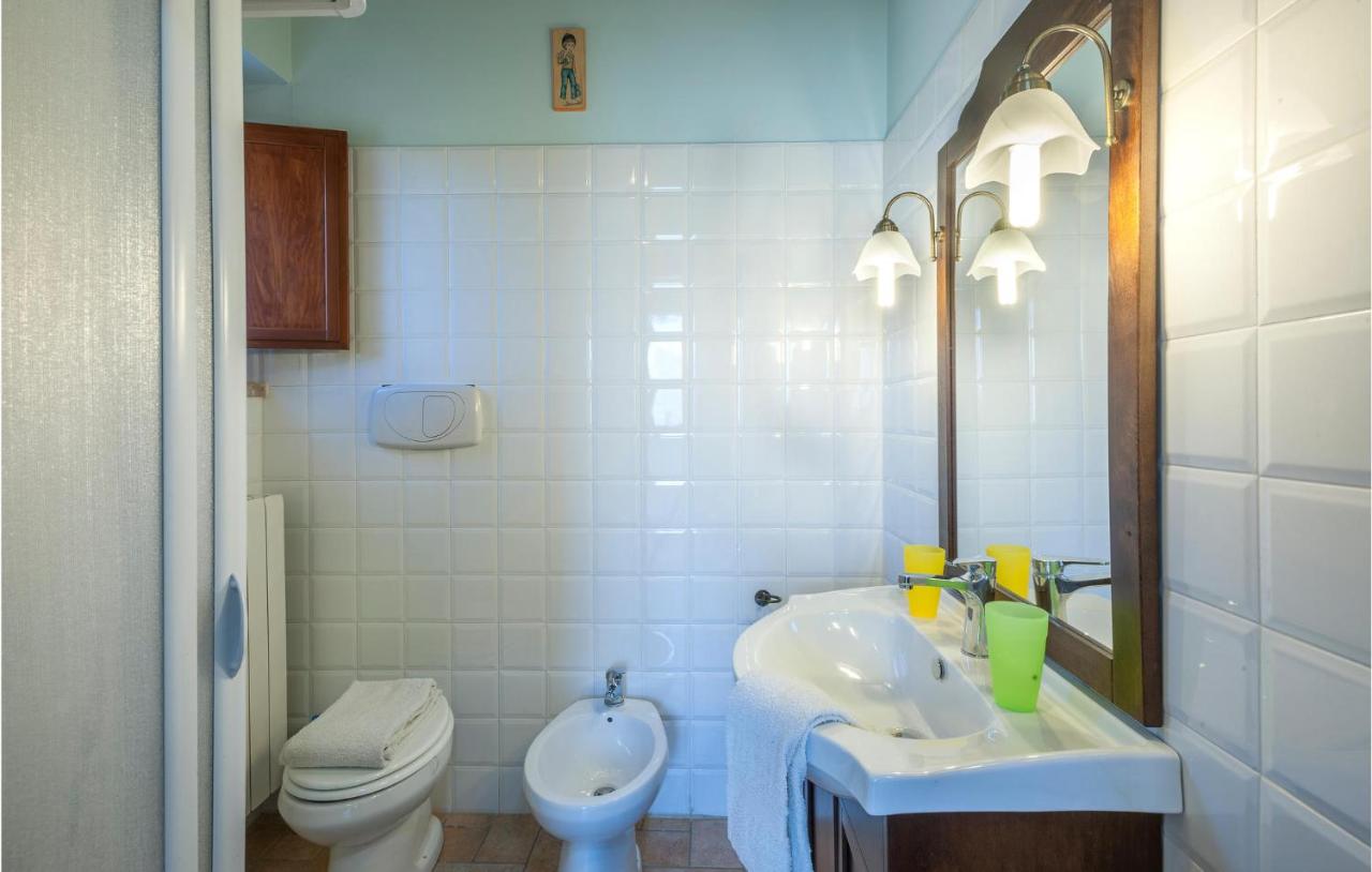 Awesome Home In Tolentino With 6 Bedrooms, Wifi And Outdoor Swimming Pool photo