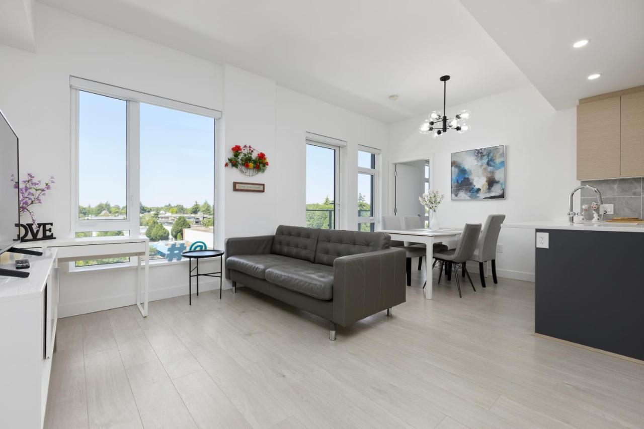 Lovely 2-bedroom condo in Vancouver photo