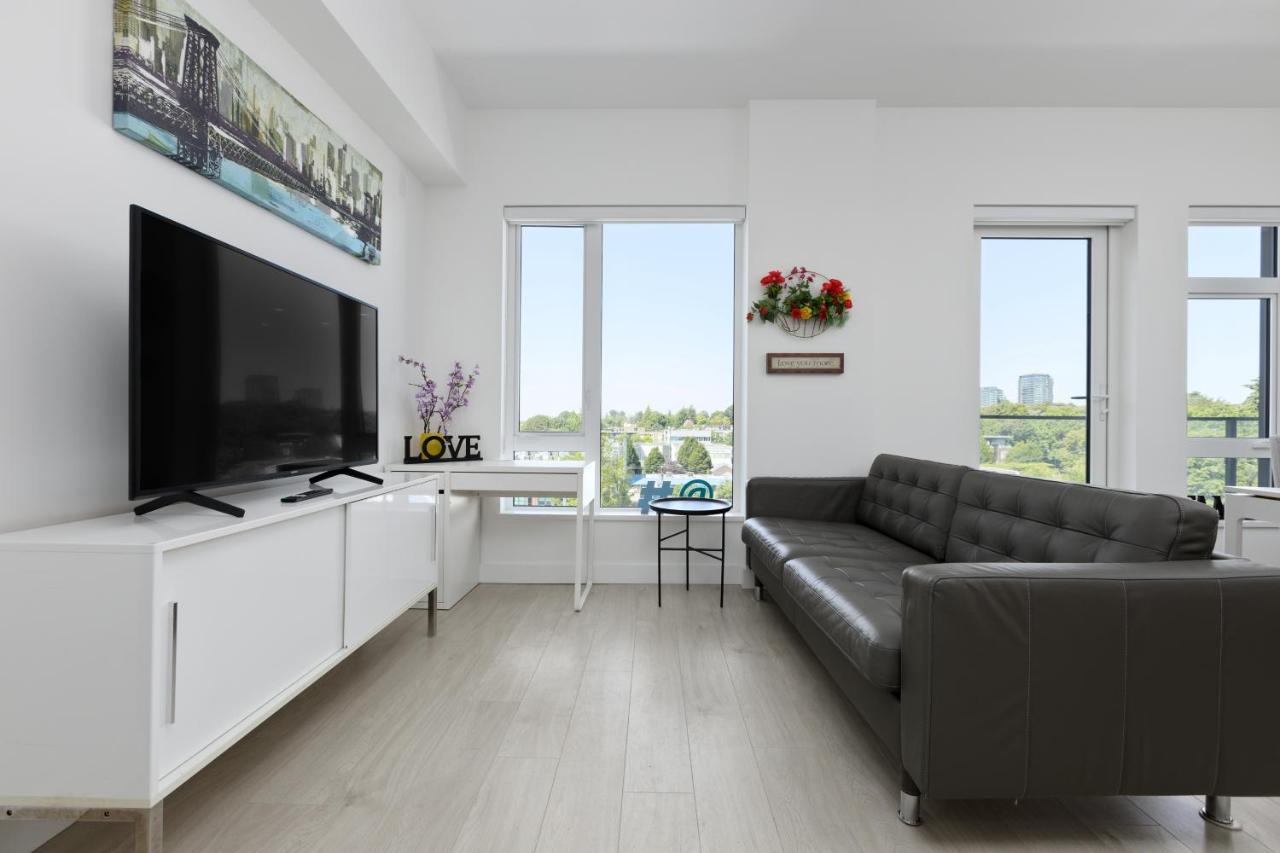 Lovely 2-bedroom condo in Vancouver photo