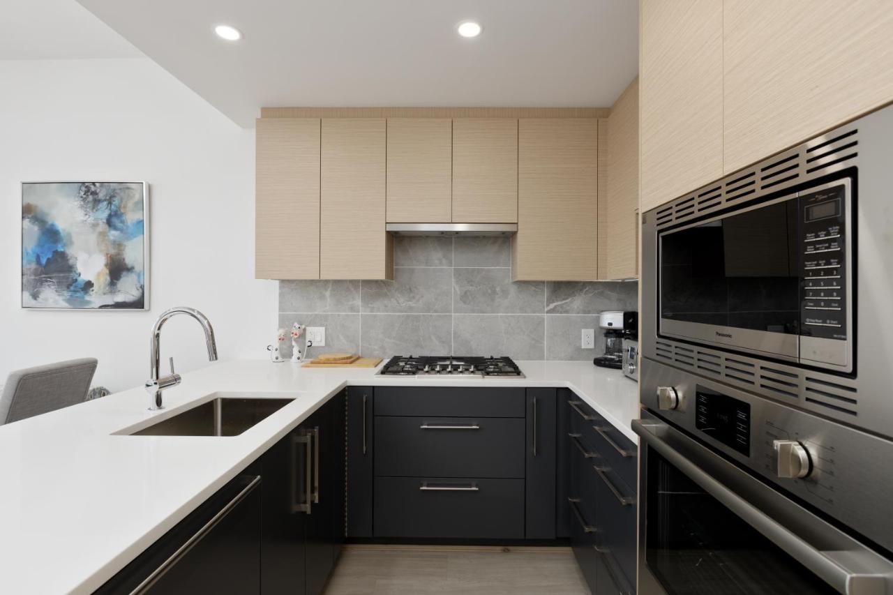 Lovely 2-bedroom condo in Vancouver photo