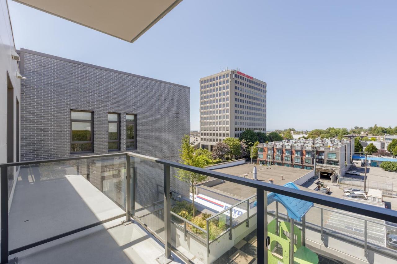 Lovely 2-bedroom condo in Vancouver photo