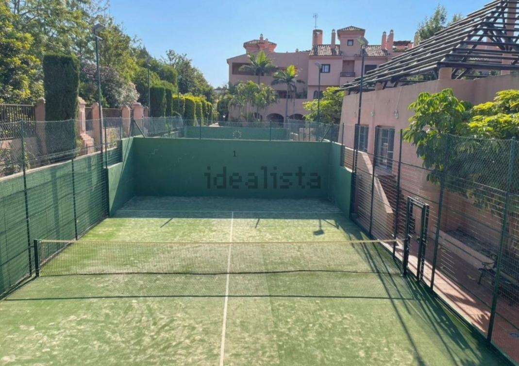 Tennis court: Hacienda del Sol Marbella
