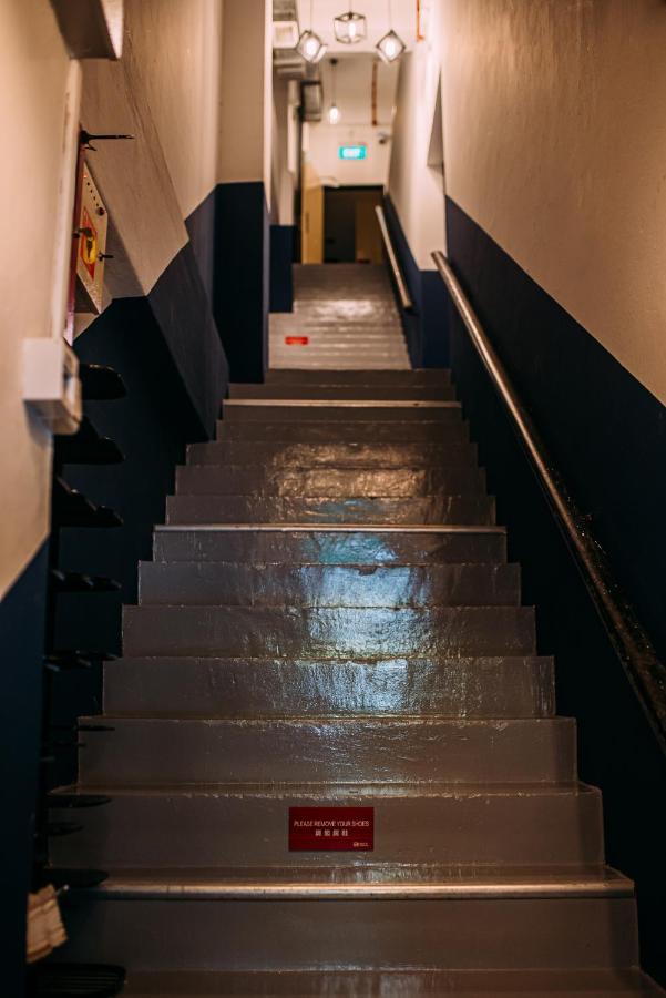 Bluewaters Pods 38 Hongkong St - 3