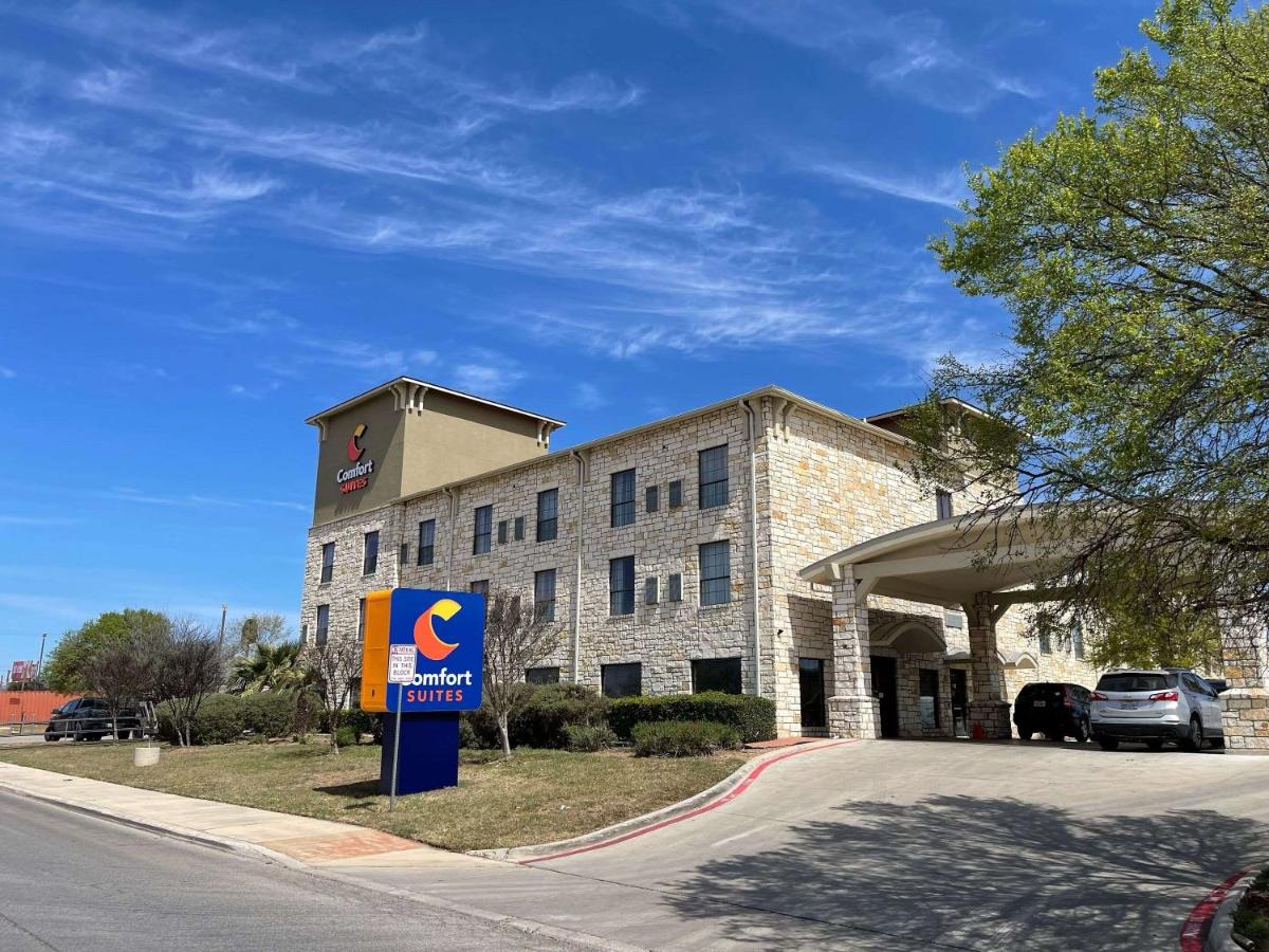 Image: Comfort Suites San Antonio SeaWorld - Lackland AFB