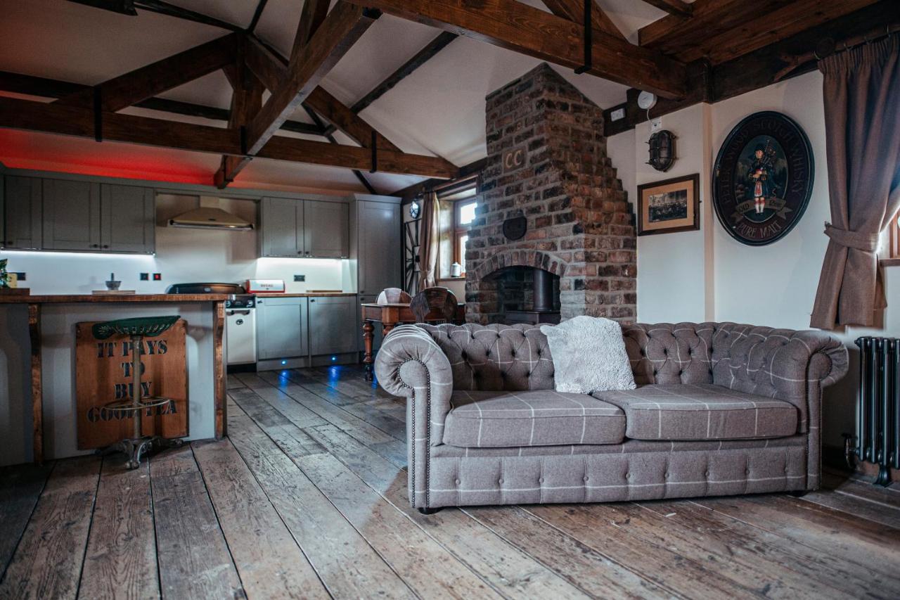 Causey Cottage with Hot Tub