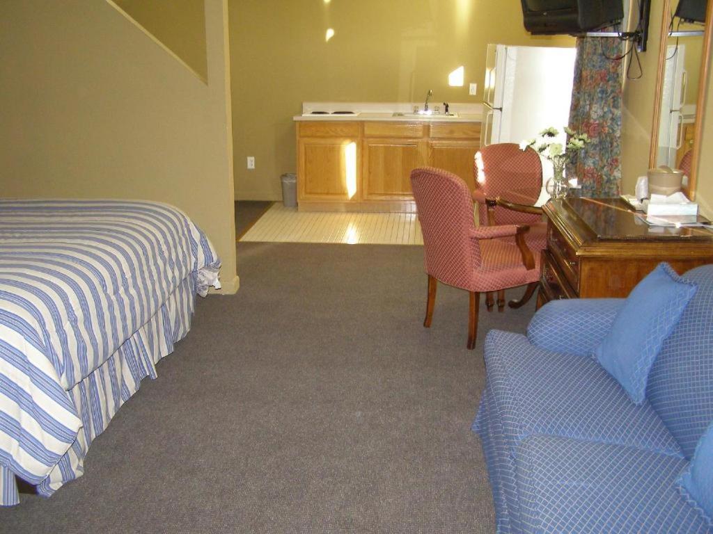First Western Inn Caseyville — photo 8