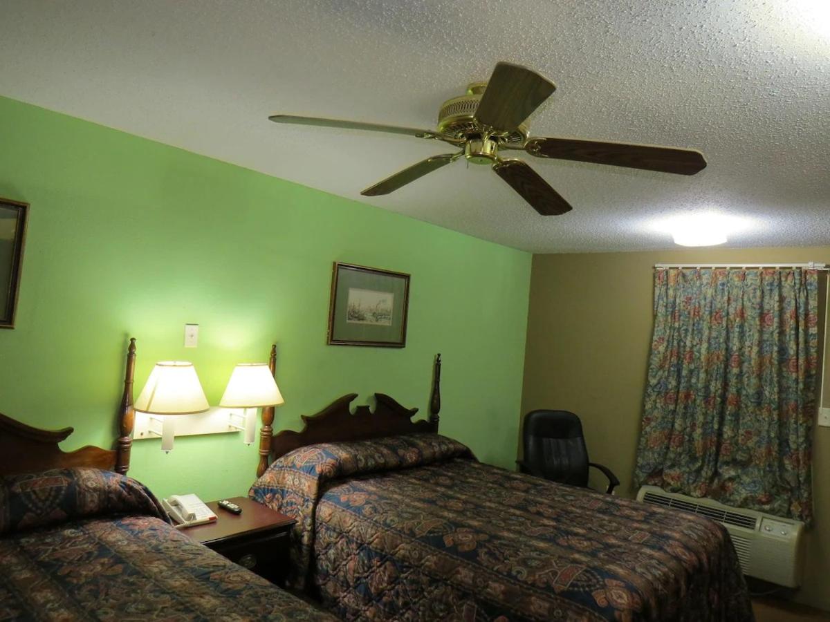 First Western Inn Caseyville — photo 19