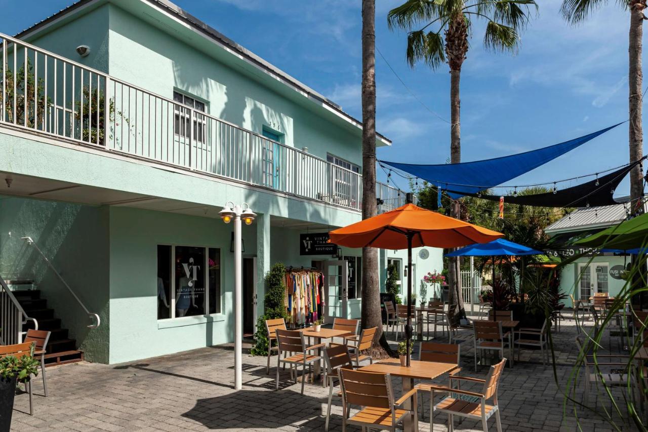 Beachcomber Motel — photo 17