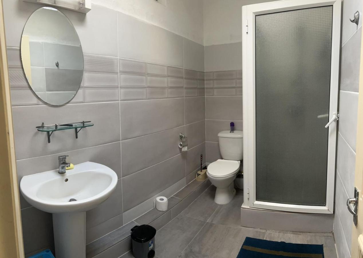 A’s Beach Apartment - 5