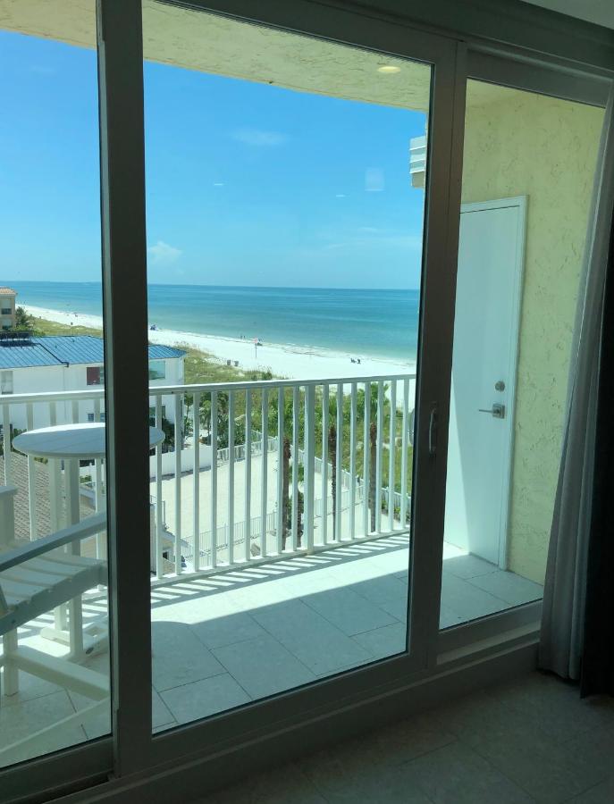 Beach: Luxury Penthouse Suite at the Island Inn Beach Resort