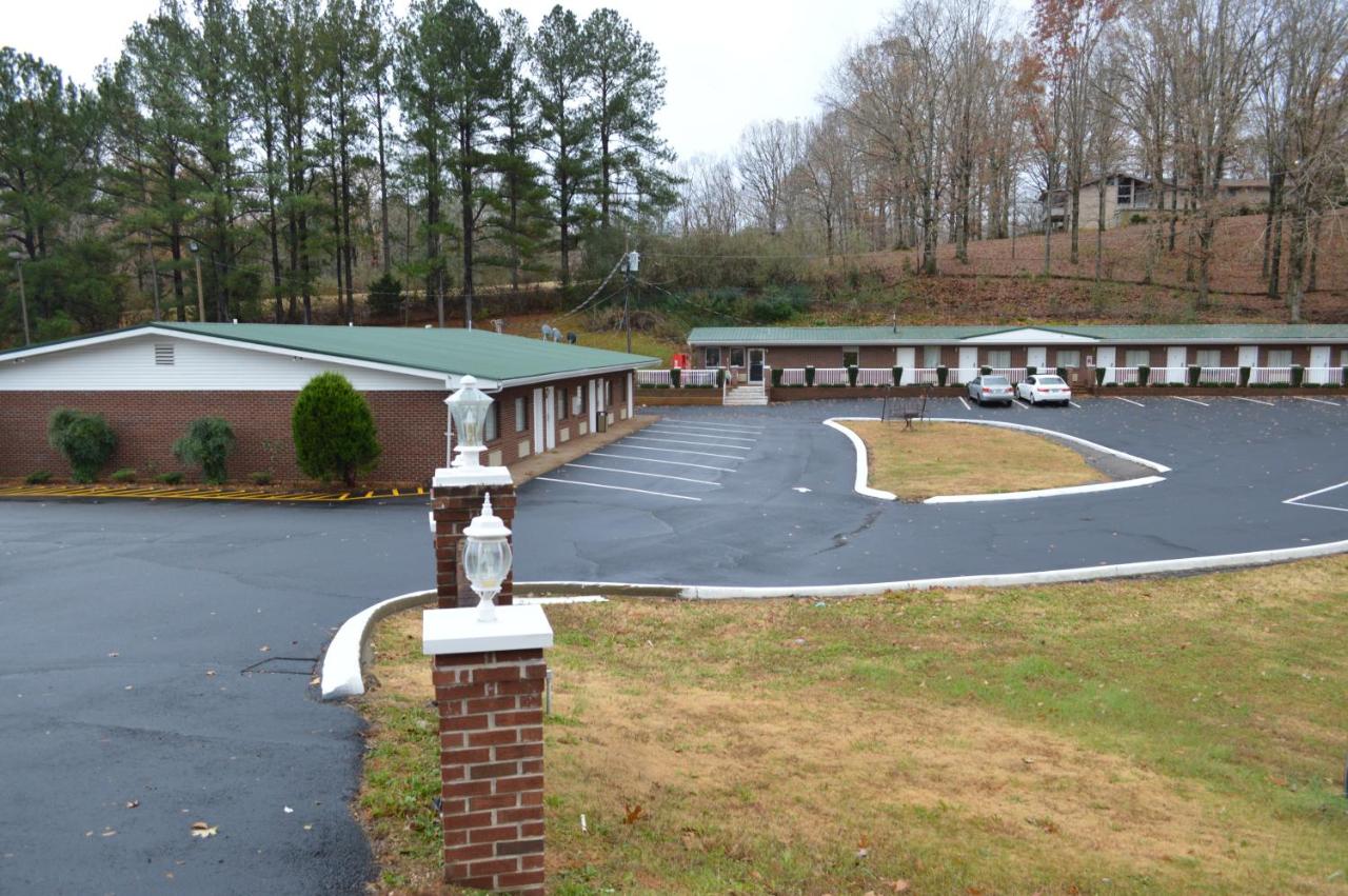 Pine Tree Inn — photo 11