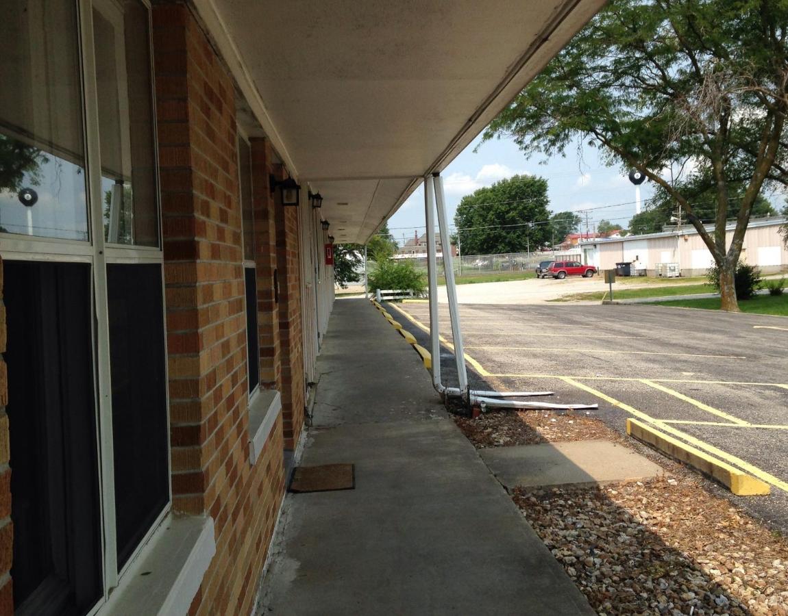 Twin Pines Motel — photo 21