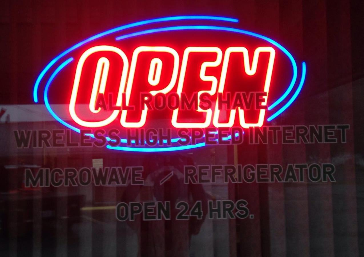 Twin Pines Motel — photo 18