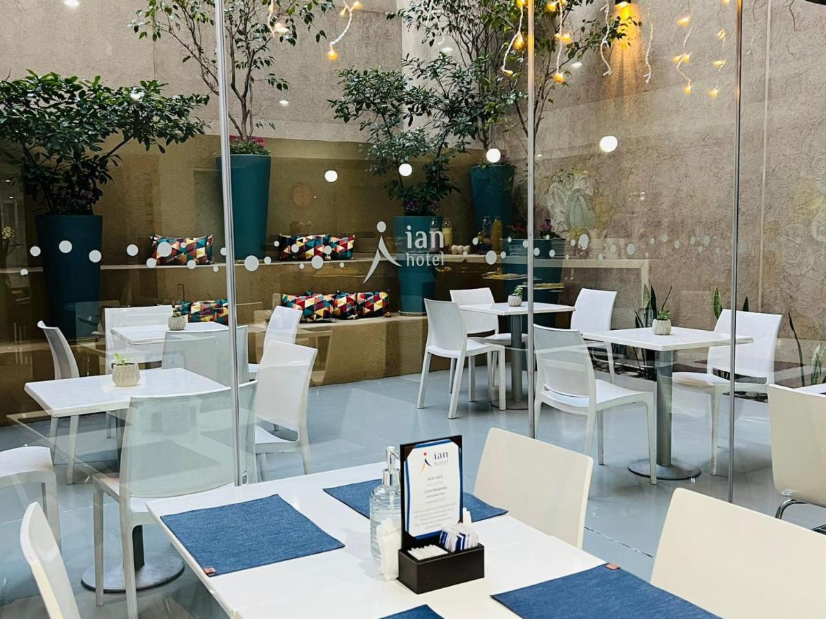ian Hotel - 4