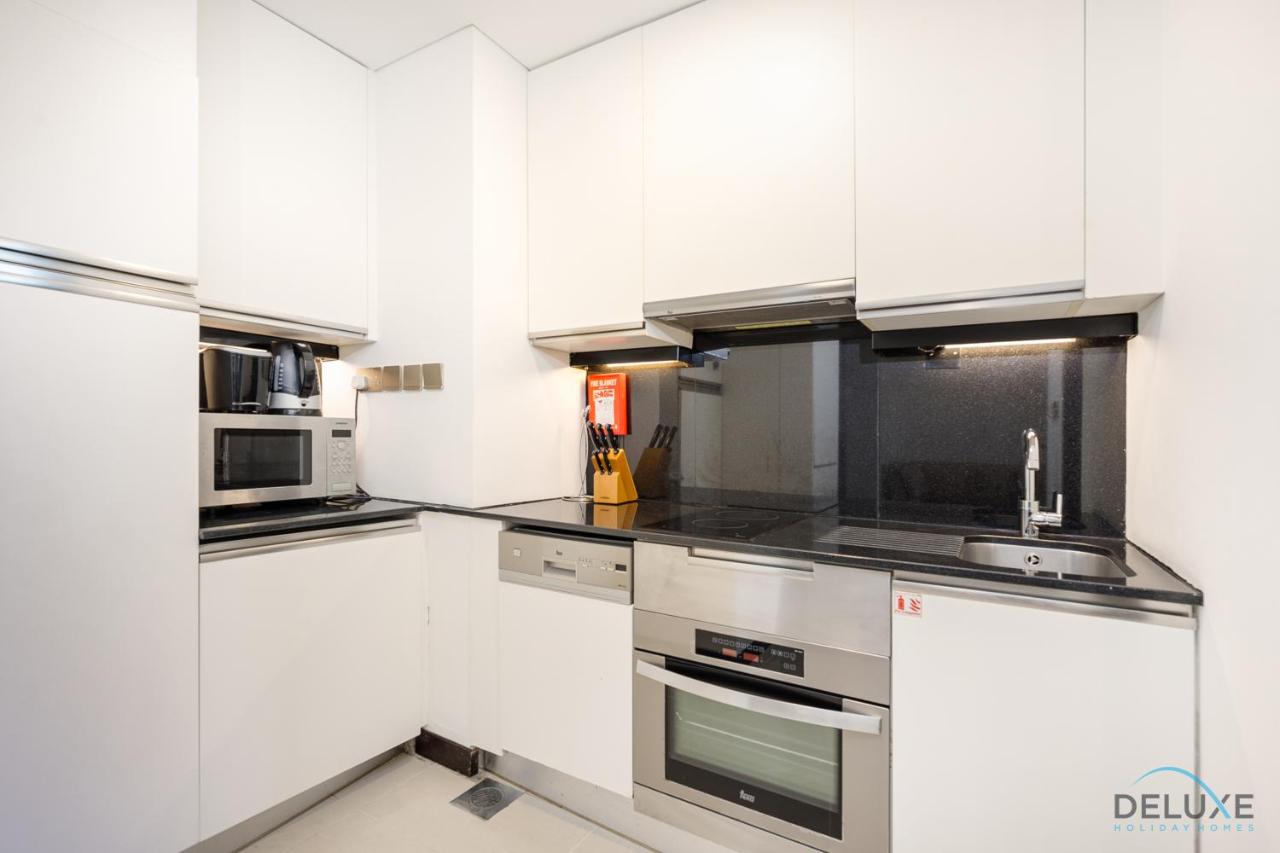 Marina Canal Views from the Balcony, Close to Marina Mall, The Address Residences, Dubai Marina by Deluxe Holiday Homes - 4