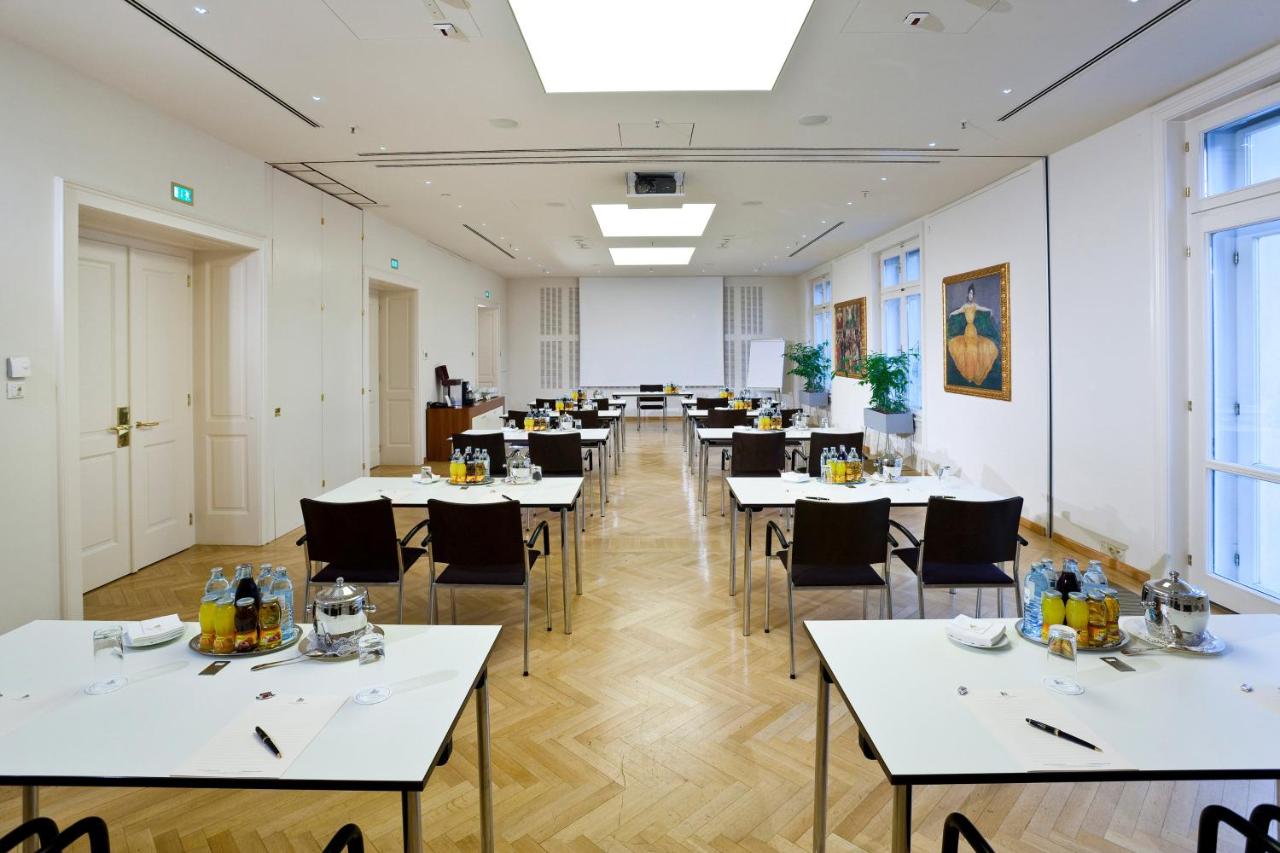 Grand Hotel Wien photo