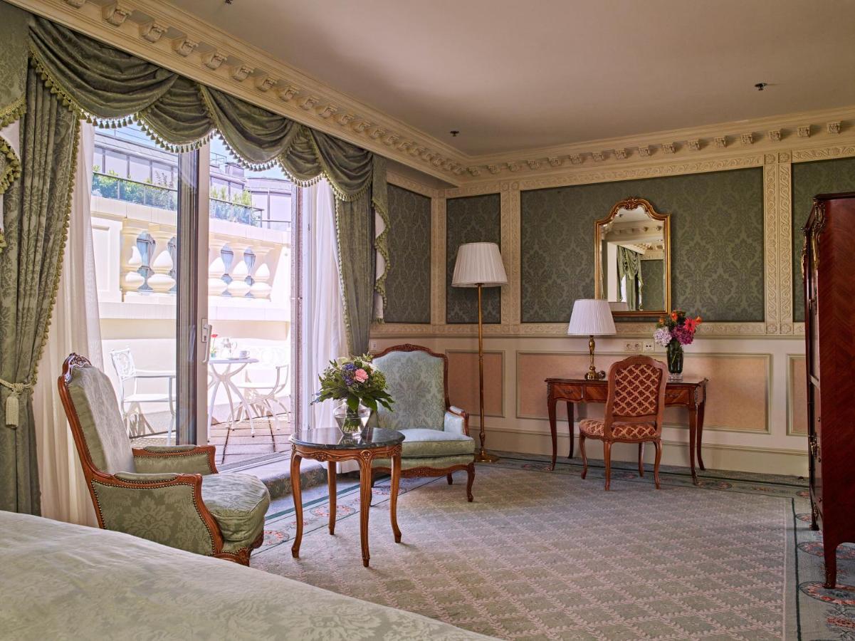 Grand Hotel Wien photo