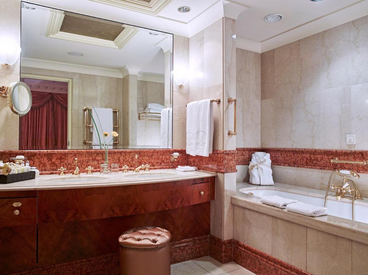 Grand Hotel Wien photo