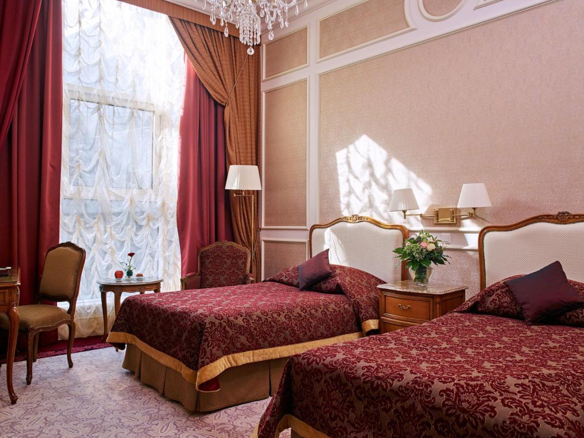 Grand Hotel Wien photo