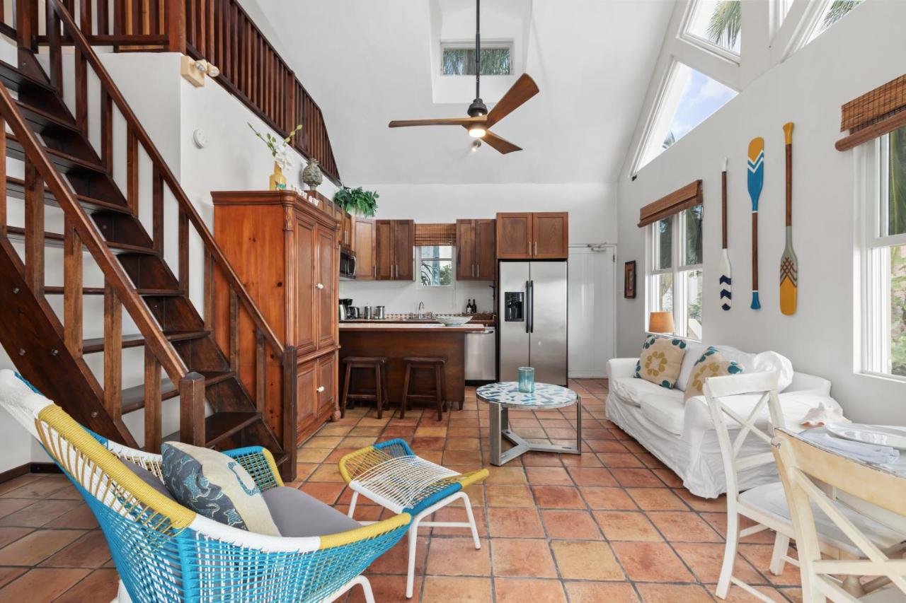 Tres Sirenas Beach Inn - 3