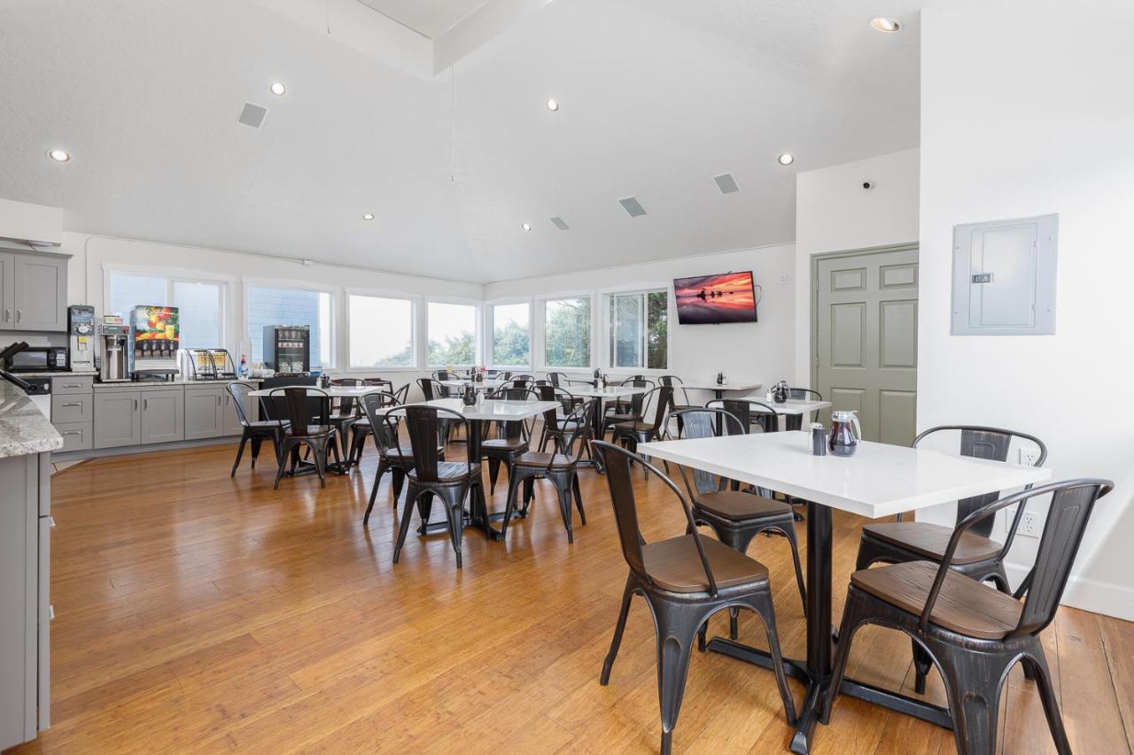 Surfland Hotel — photo 19