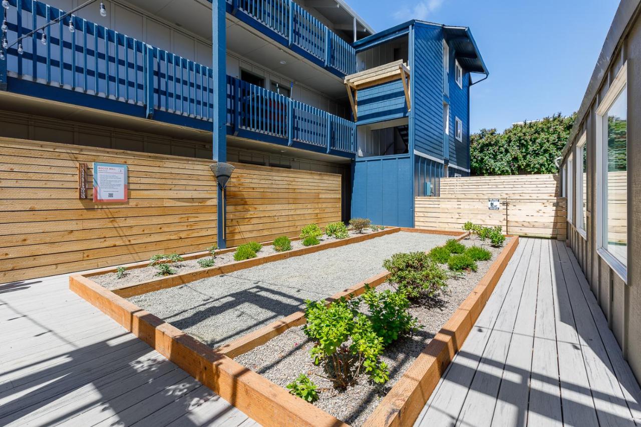 Surfland Hotel — photo 10