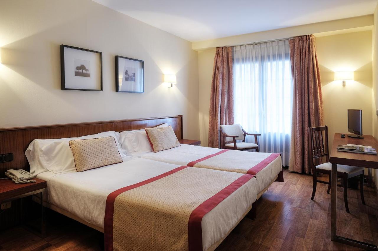 Hotel y Apartamentos Arias, Navia – Updated 2022 Prices