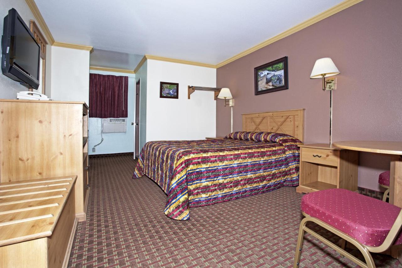 National 9 Inn — photo 12