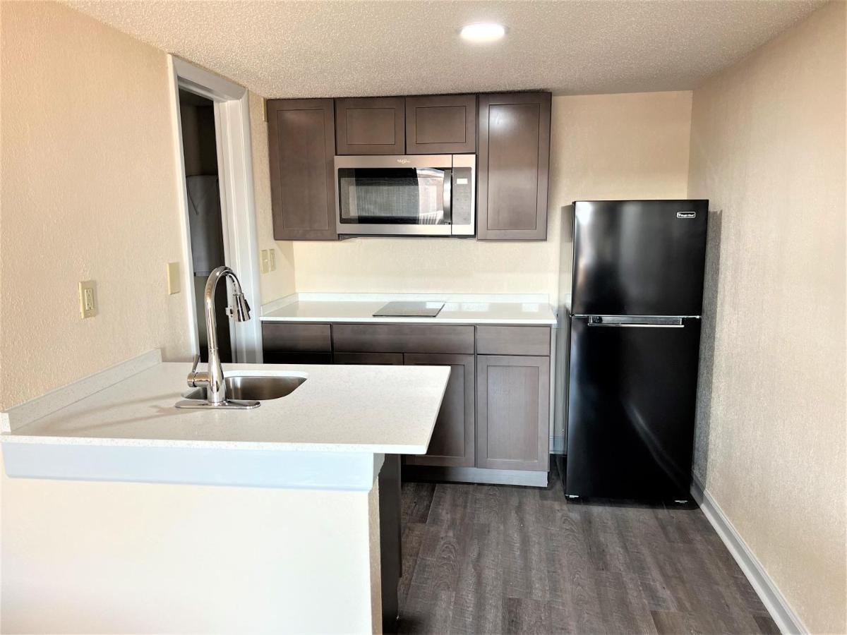 James River Inn & Suites — photo 4