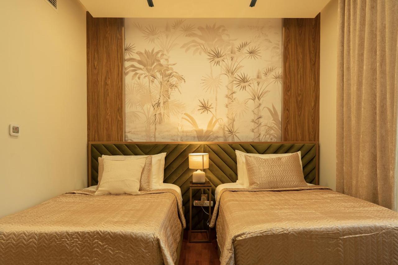 Luxury 3 BR - Direct View to Burj Khalifa - 2