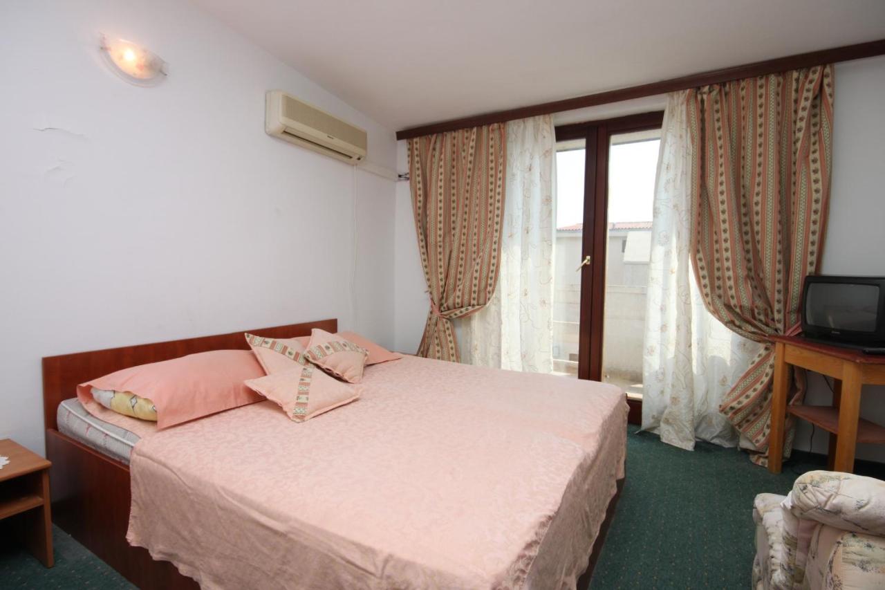 Apartments by the sea Metajna, Pag - 3304 photo
