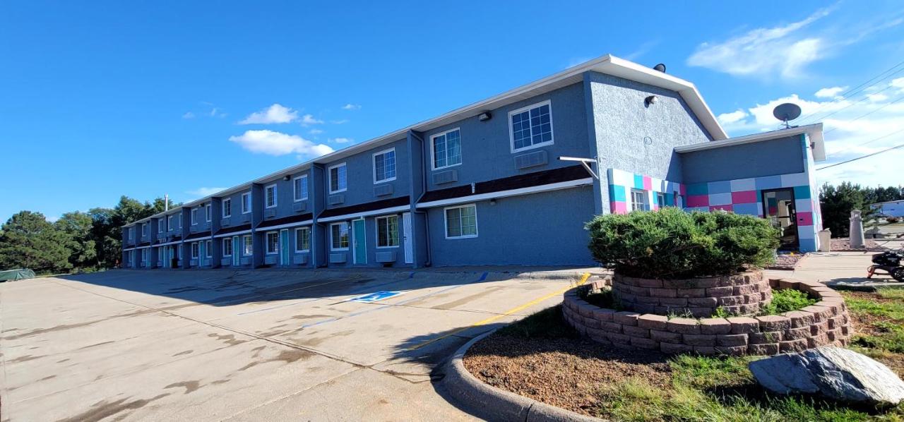 Dragonfly Inn & Suites — photo 3