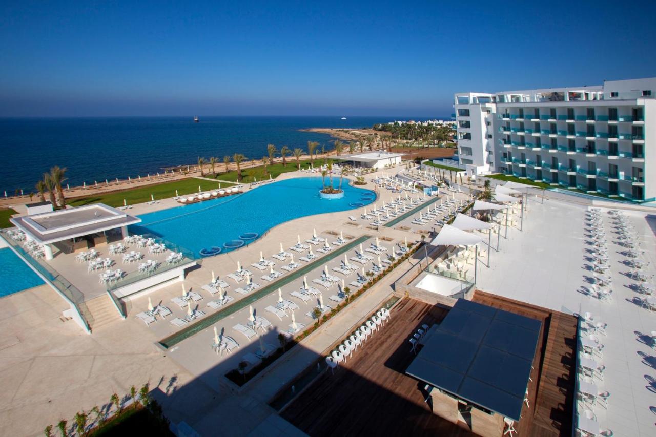 King Evelthon Beach Hotel & Resort photo