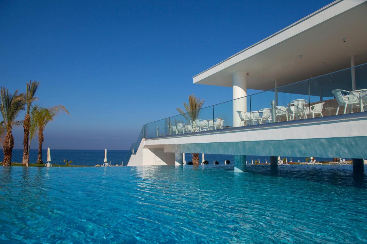 King Evelthon Beach Hotel & Resort photo