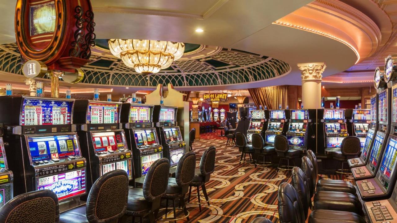 Horseshoe Casino — photo 16
