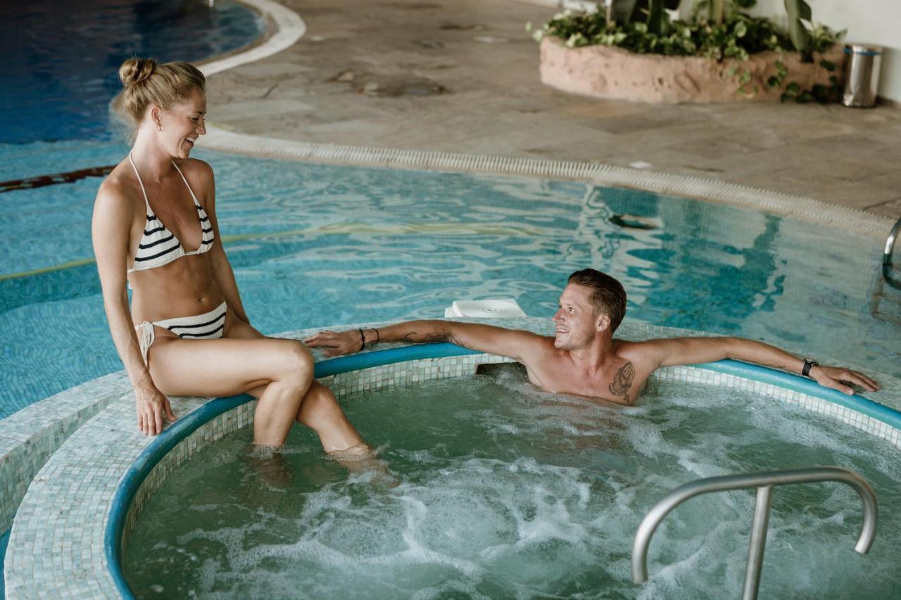 Golden Coast Beach Hotel photo
