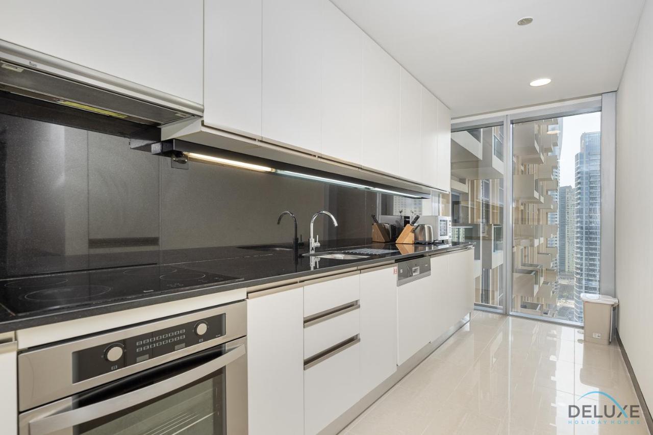 Marina Canal Views 1BR Minutes Away from Marina Mall, The Address Residences, Dubai Marina by Deluxe Holiday Homes - 4